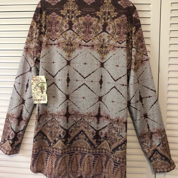 One World Top - Picture 6 of 8